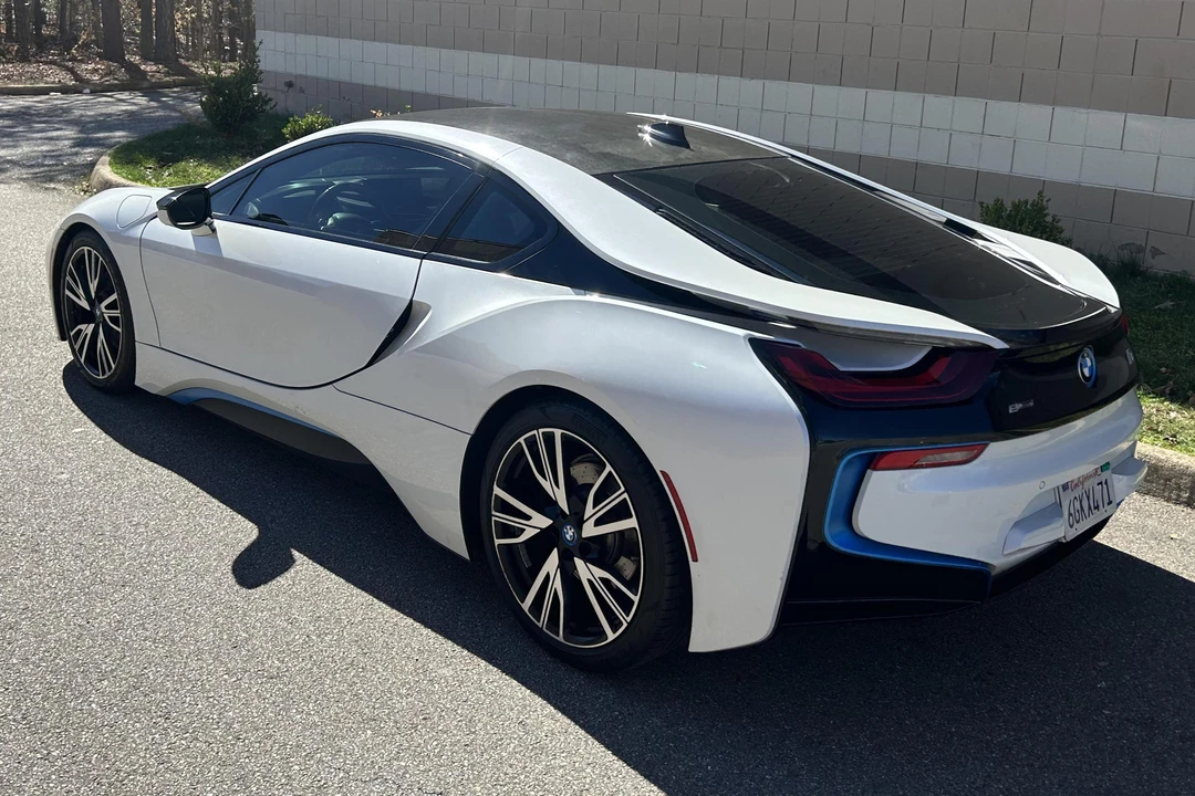 2015 BMW i8 - Image 4 of 31