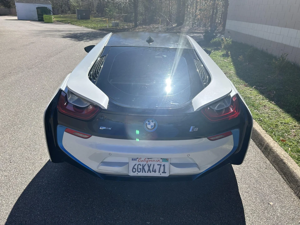 2015 BMW i8 - Image 13 of 31