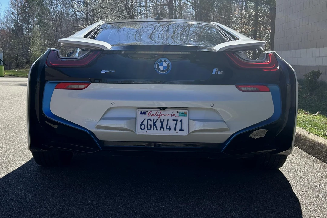 2015 BMW i8 - Image 5 of 31