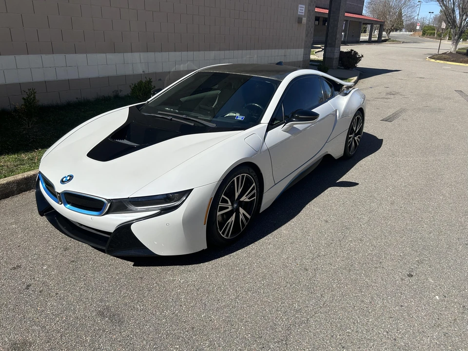 2015 BMW i8 - Image 7 of 31