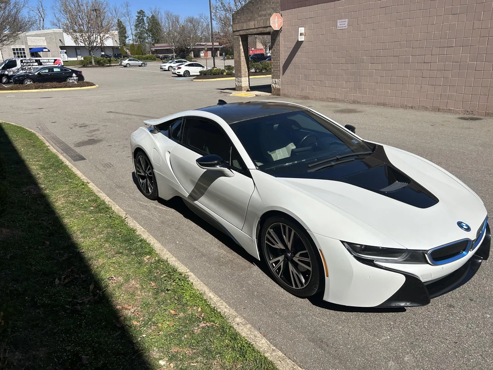 2015 BMW i8 - Image 19 of 31