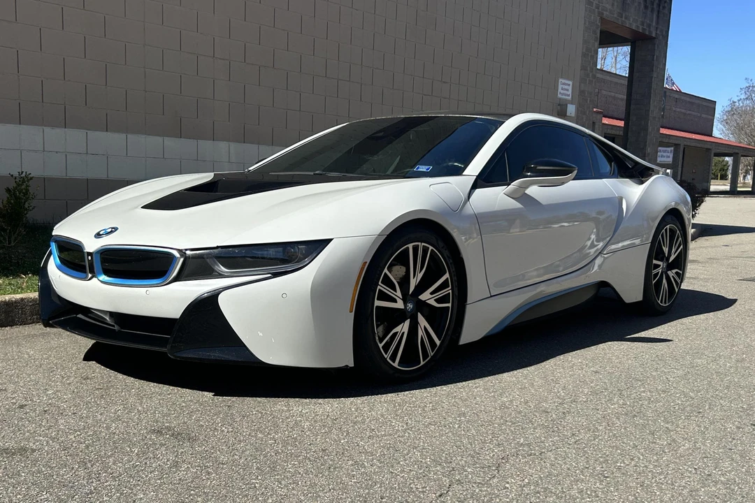 2015 BMW i8 - Image 8 of 31