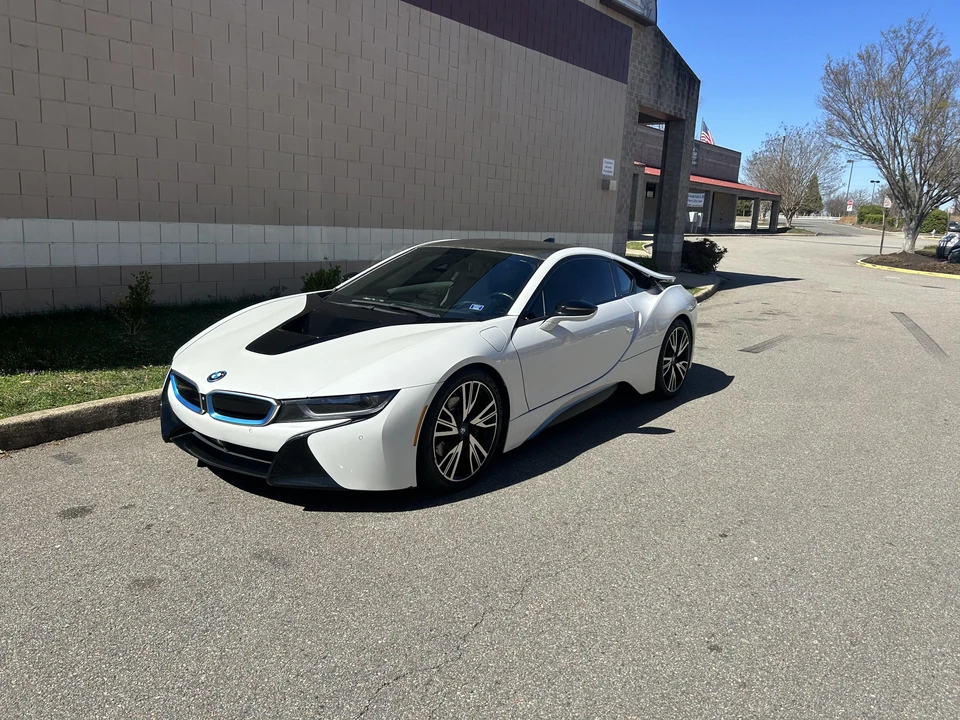 2015 BMW i8 - Image 6 of 31