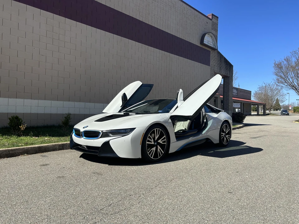 2015 BMW i8 - Image 23 of 31