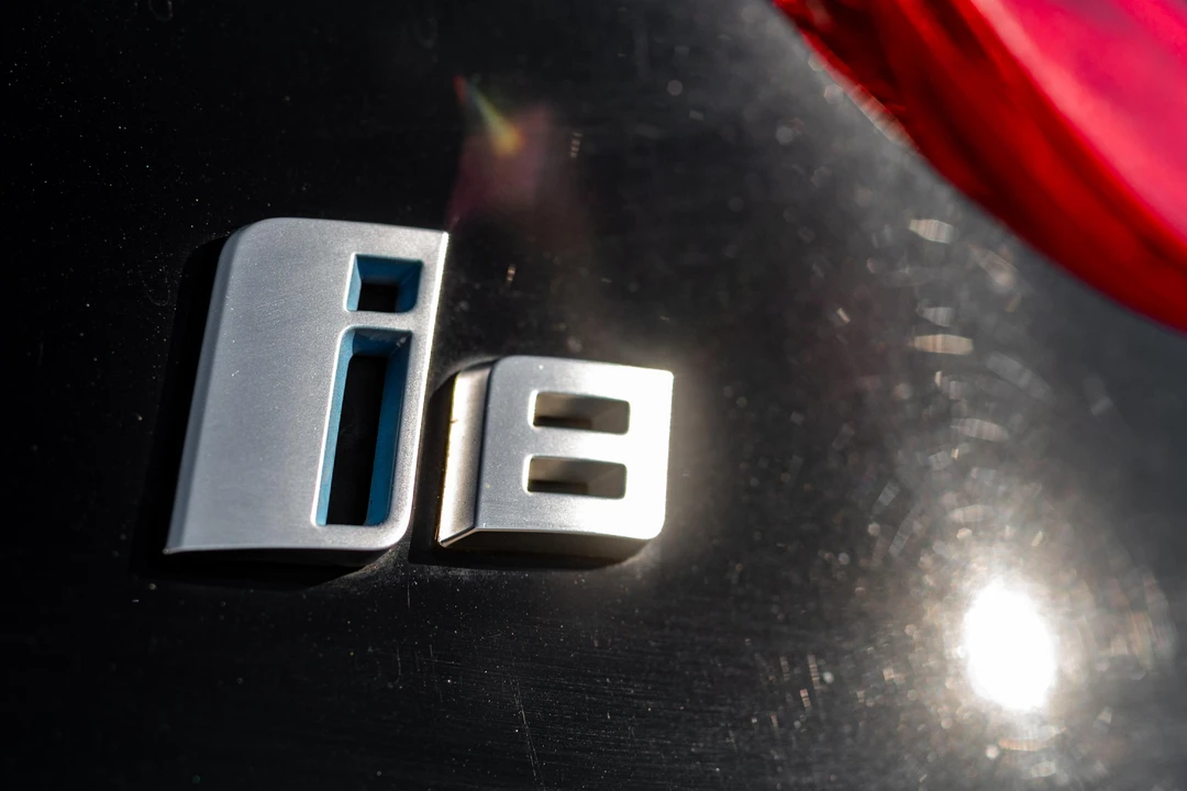 2015 BMW i8 - Image 23 of 31