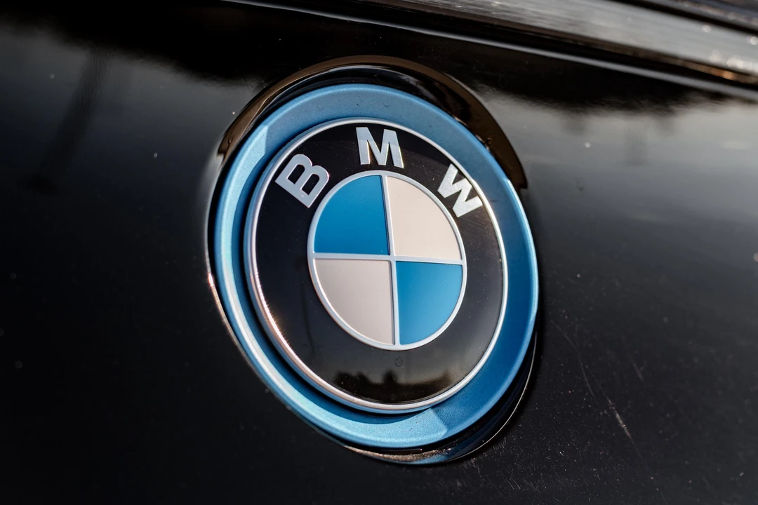 2015 BMW i8 - Image 22 of 31