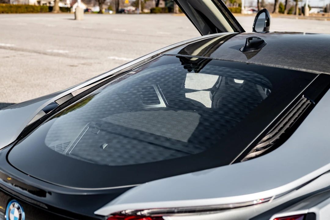 2015 BMW i8 - Image 25 of 31