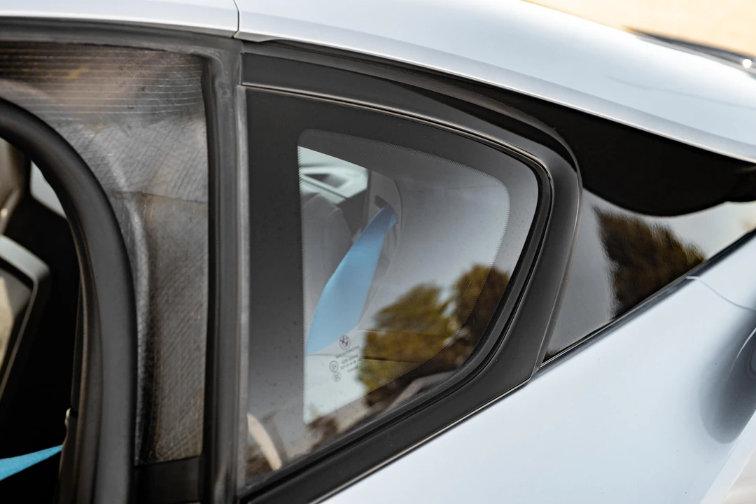 2015 BMW i8 - Image 19 of 31