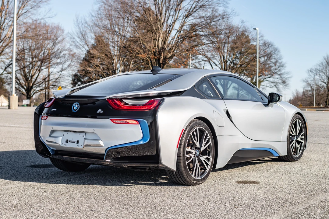 2015 BMW i8 - Image 9 of 31