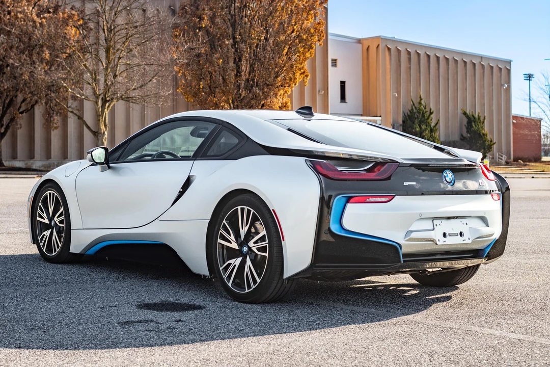 2015 BMW i8 - Image 8 of 31