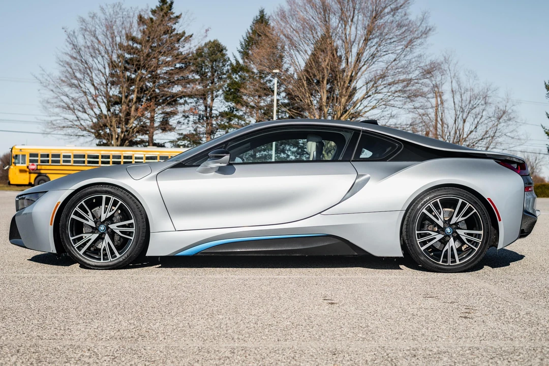 2015 BMW i8 - Image 3 of 31