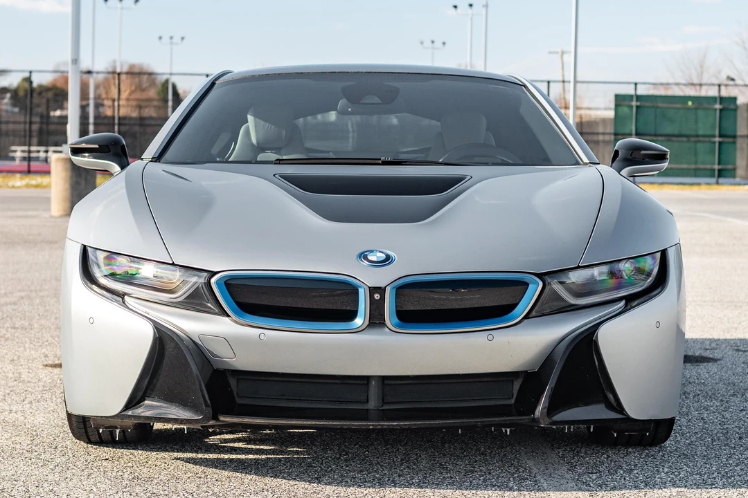 2015 BMW i8 - Image 2 of 31