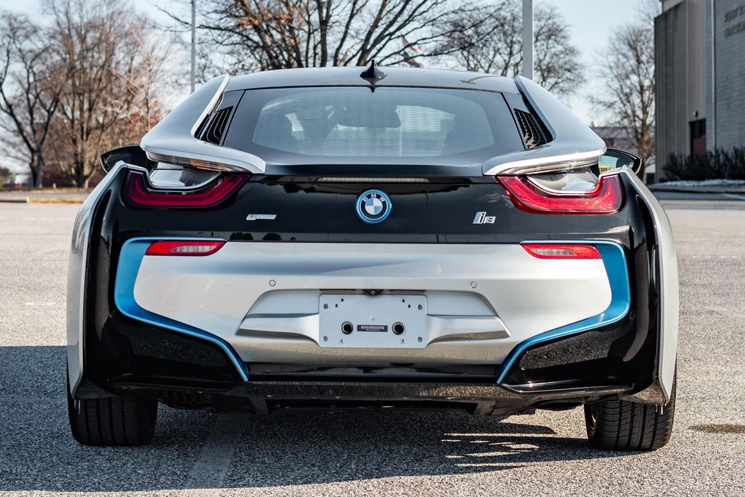 2015 BMW i8 - Image 5 of 31