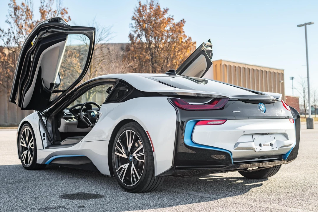2015 BMW i8 - Image 4 of 31
