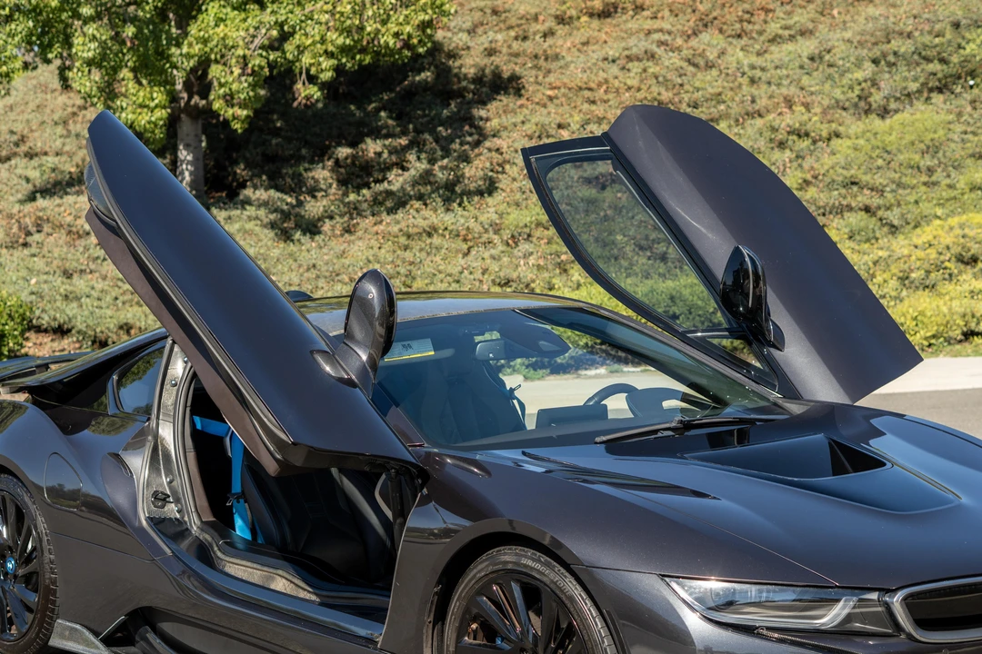 2015 BMW i8 - Image 24 of 31