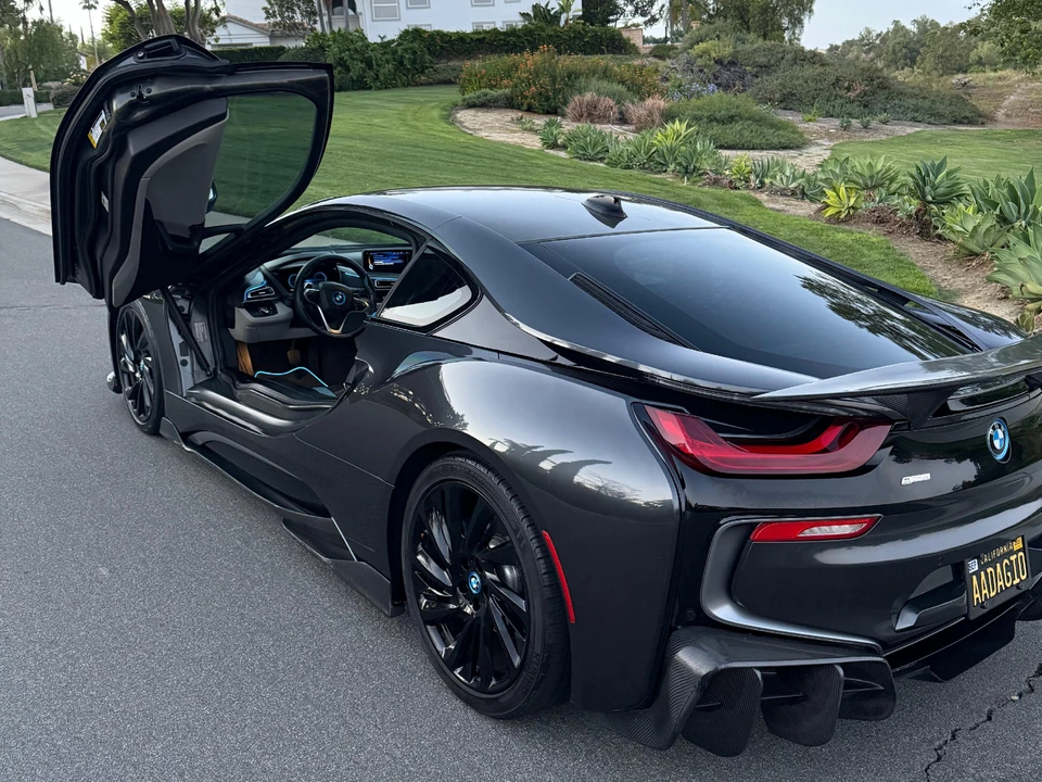 2015 BMW i8 - Image 20 of 31