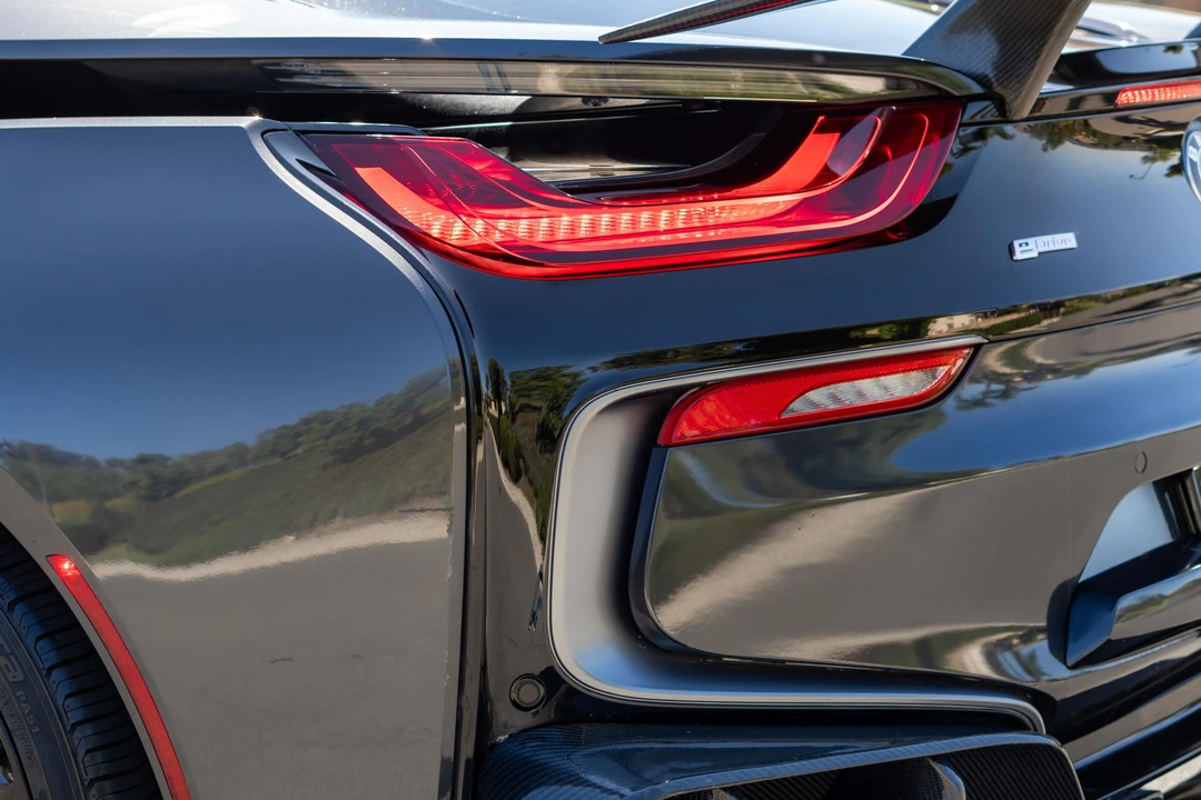 2015 BMW i8 - Image 31 of 31