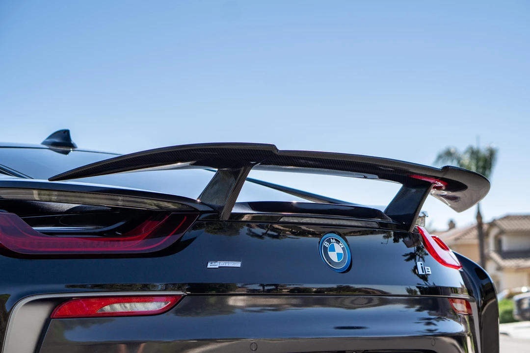 2015 BMW i8 - Image 29 of 31
