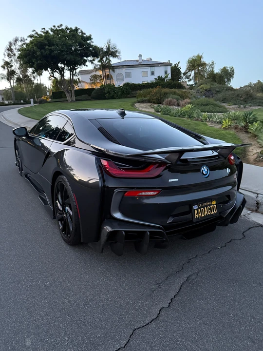 2015 BMW i8 - Image 12 of 31