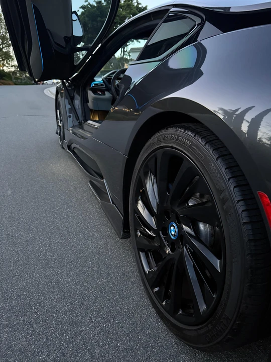 2015 BMW i8 - Image 28 of 31