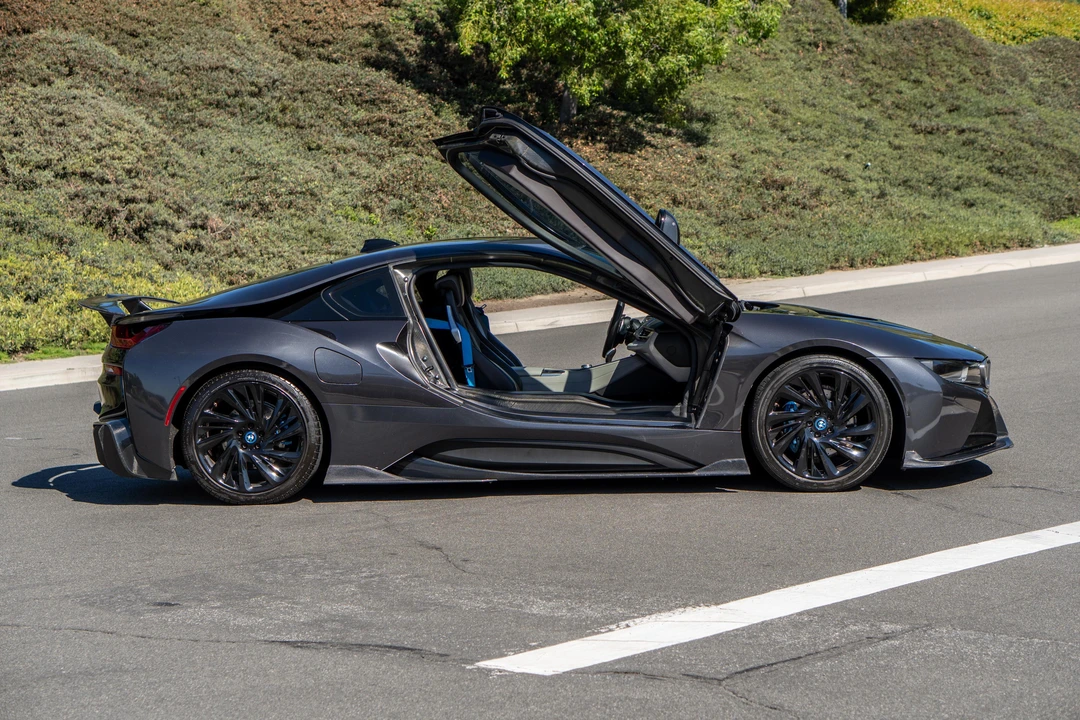2015 BMW i8 - Image 23 of 31
