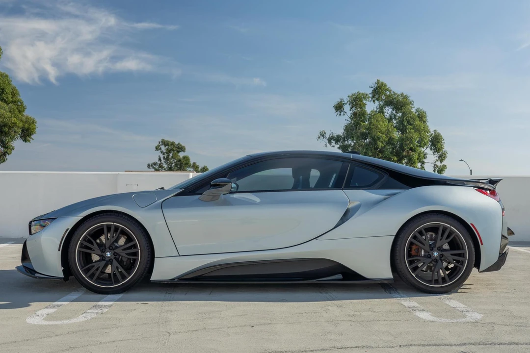 2015 BMW i8 - Image 3 of 31