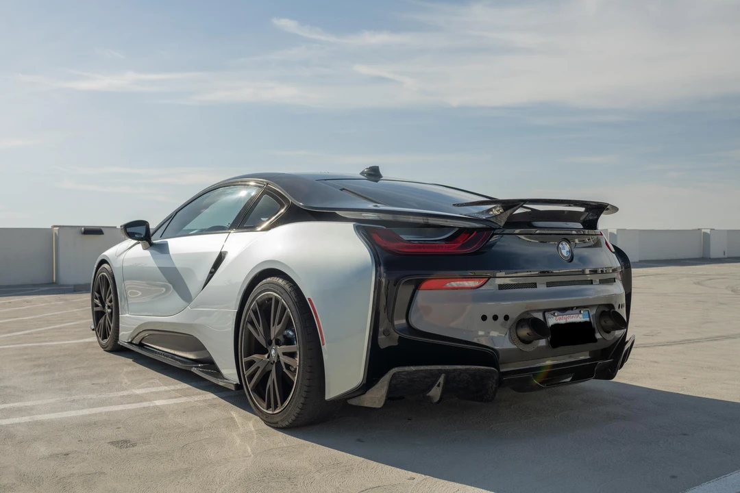 2015 BMW i8 - Image 12 of 31