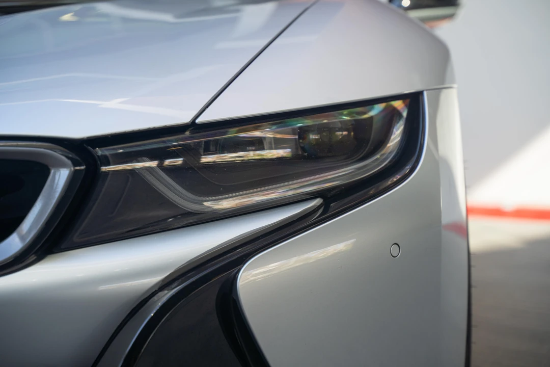 2015 BMW i8 - Image 21 of 31