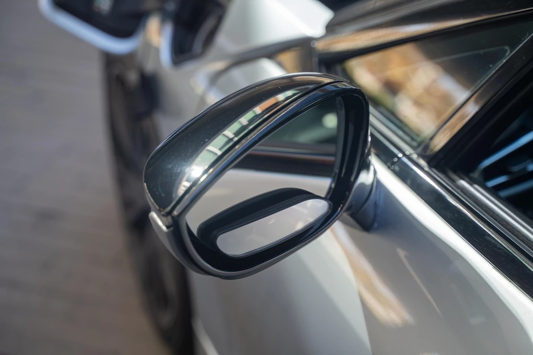 2015 BMW i8 - Image 30 of 31