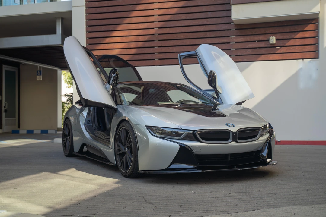 2015 BMW i8 - Image 18 of 31