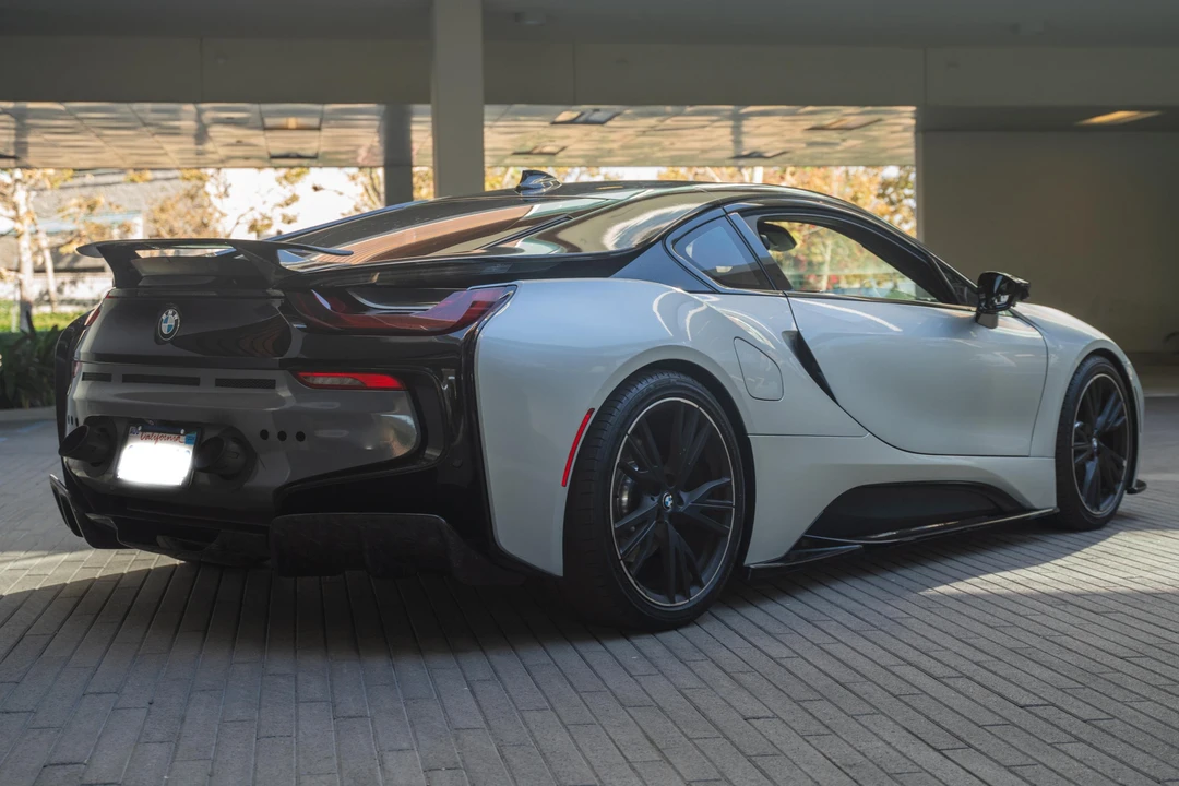 2015 BMW i8 - Image 4 of 31