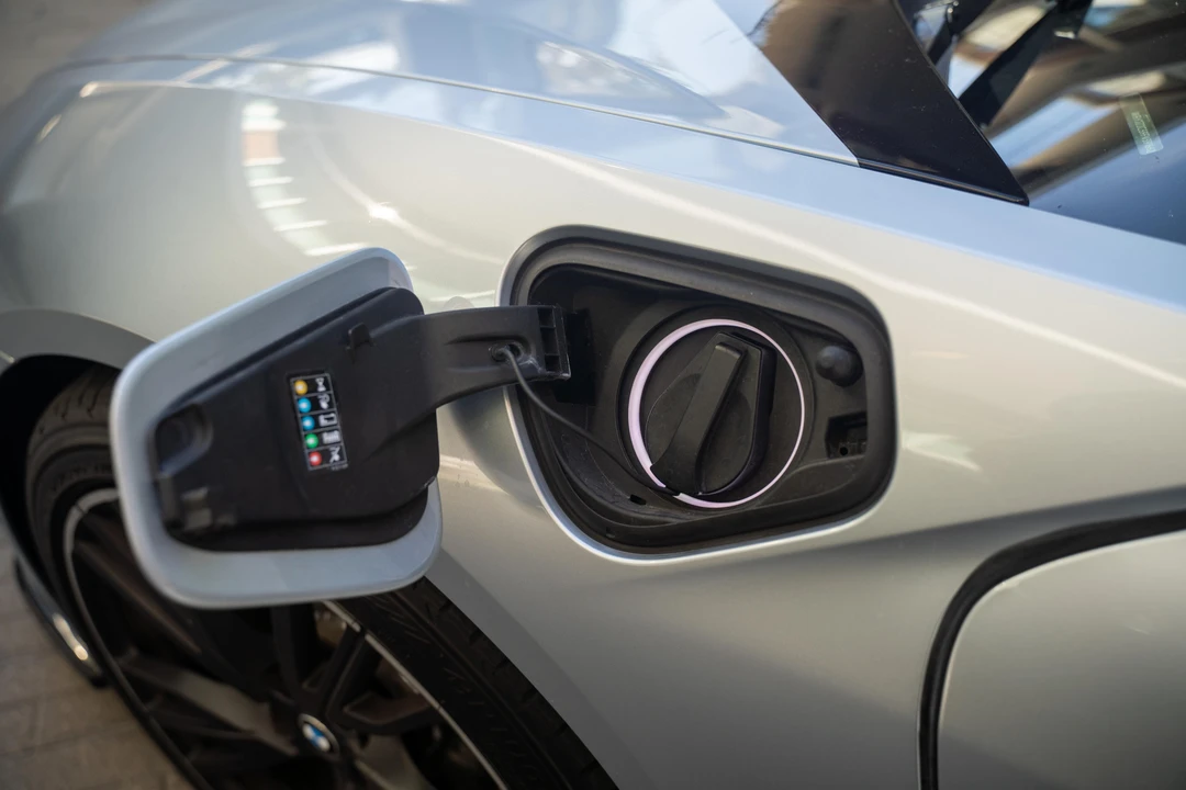 2015 BMW i8 - Image 26 of 31
