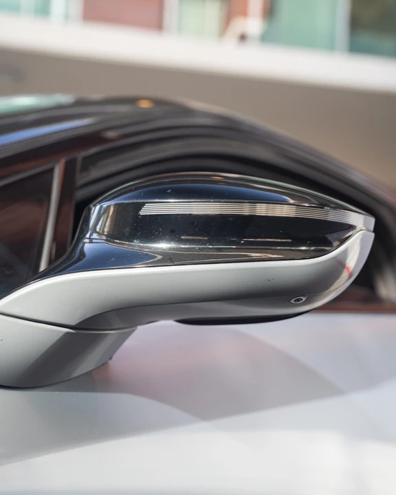 2015 BMW i8 - Image 29 of 31