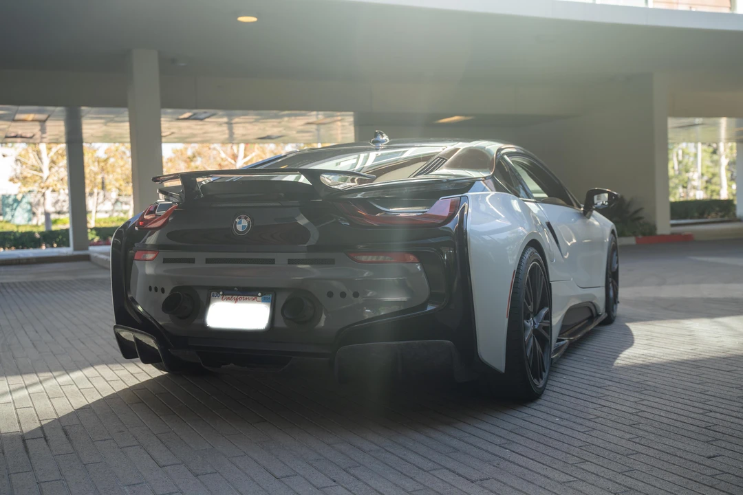 2015 BMW i8 - Image 13 of 31