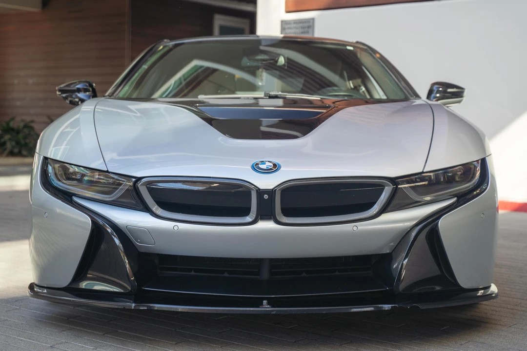 2015 BMW i8 - Image 2 of 31