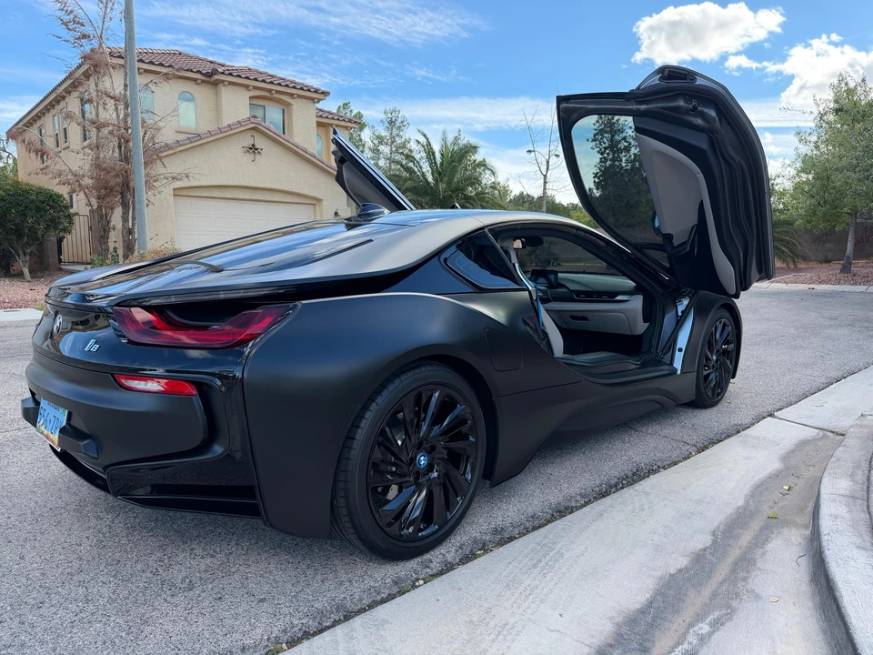2015 BMW i8 - Image 21 of 31