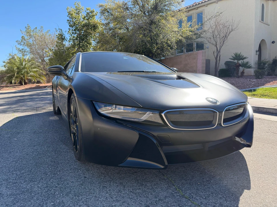 2015 BMW i8 - Image 15 of 31