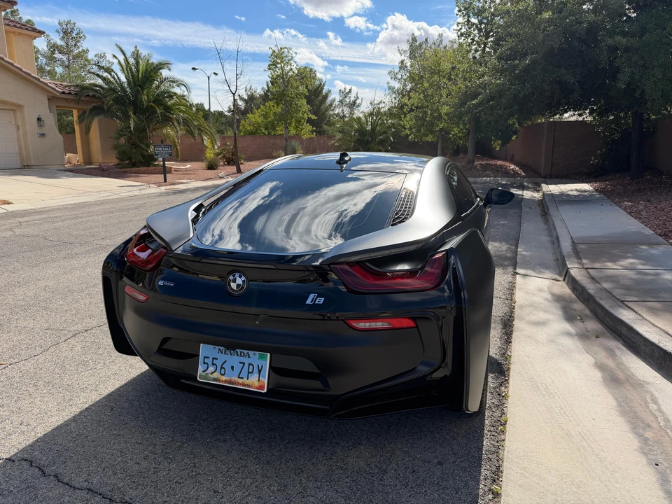 2015 BMW i8 - Image 11 of 31