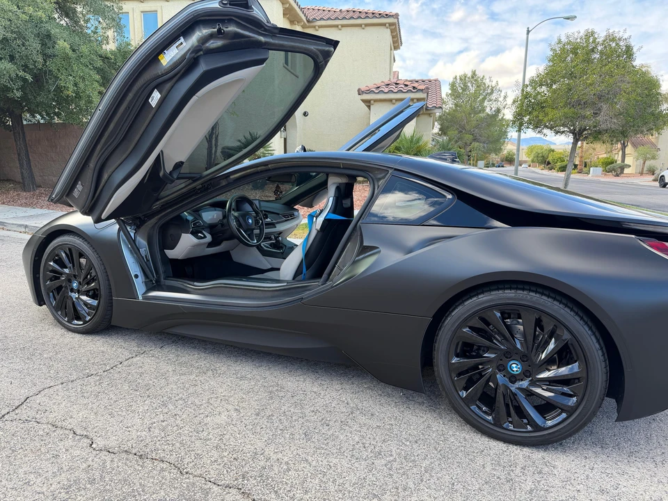 2015 BMW i8 - Image 19 of 31
