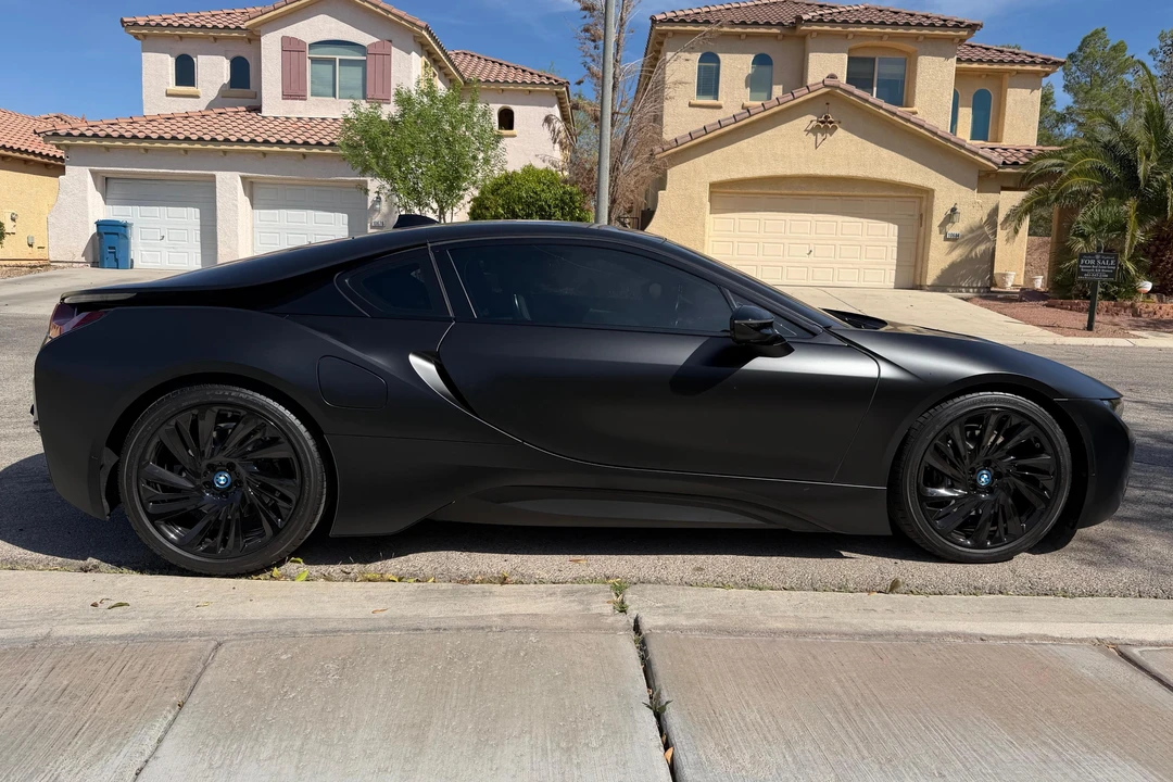 2015 BMW i8 - Image 3 of 31
