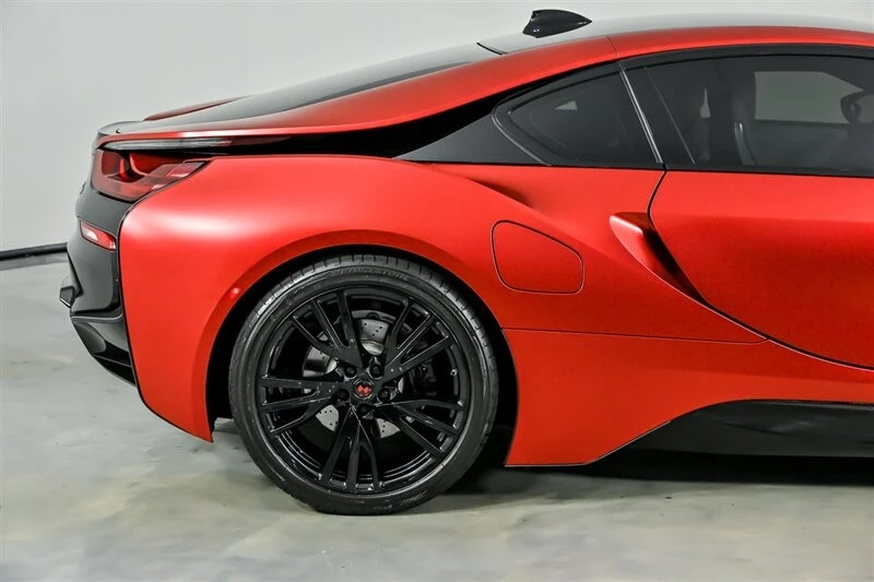 2015 BMW i8 - Image 13 of 21