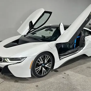 2015 BMW i8 Giga World