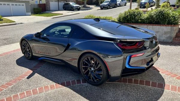 2015 BMW i8 - Image 6 of 12
