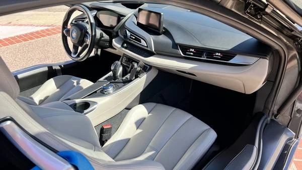 2015 BMW i8 - Image 12 of 12