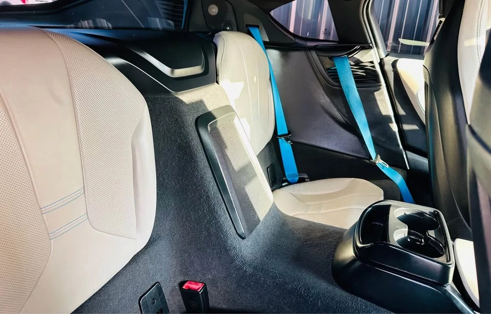 2015 BMW i8 - Image 5 of 6