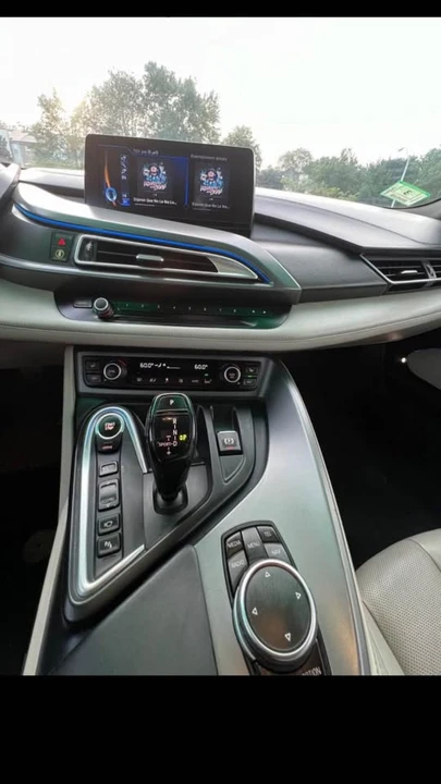 2015 BMW i8 - Image 4 of 6