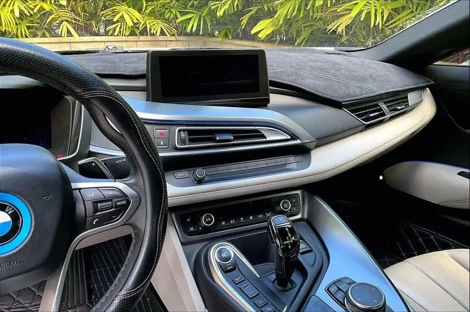 2015 BMW i8 - Image 12 of 19