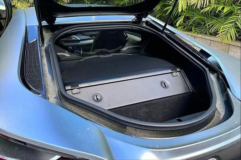 2015 BMW i8 - Image 15 of 19