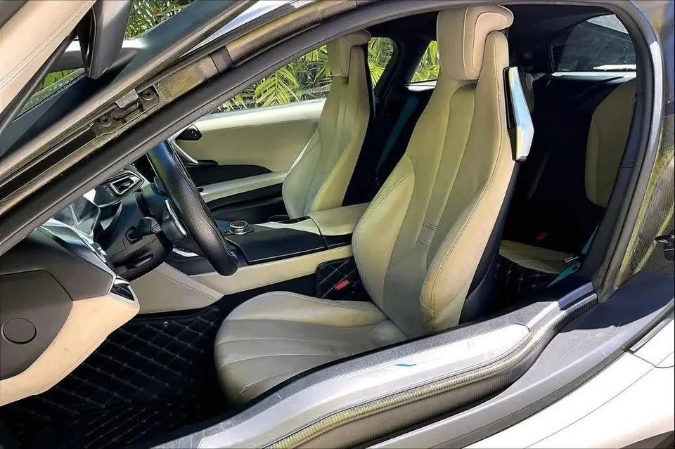 2015 BMW i8 - Image 9 of 19