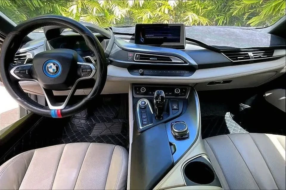 2015 BMW i8 - Image 8 of 19